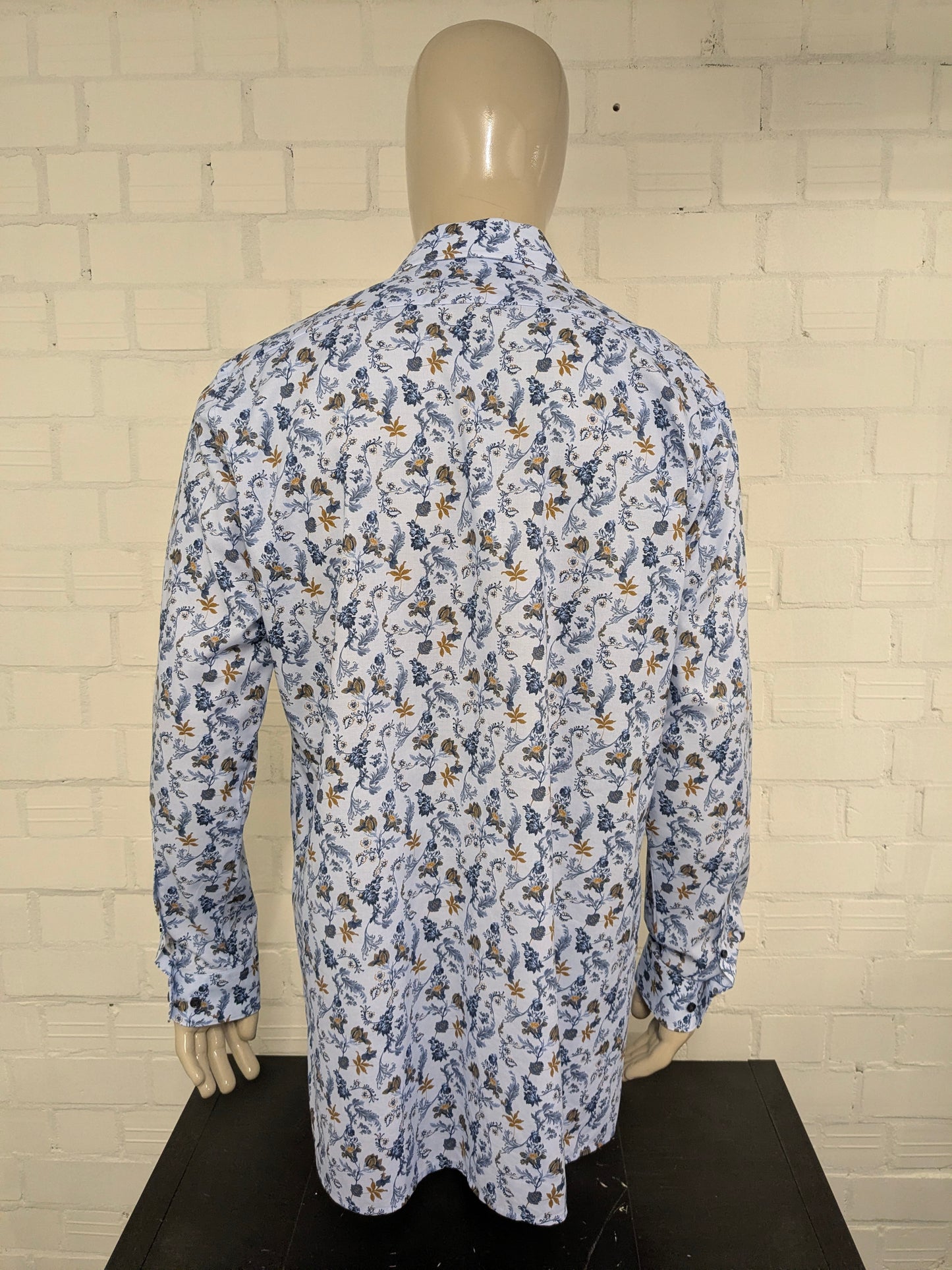 Chemise Olymp Louxor. Imprimé floral bleu marron. Taille XL. coupe moderne.