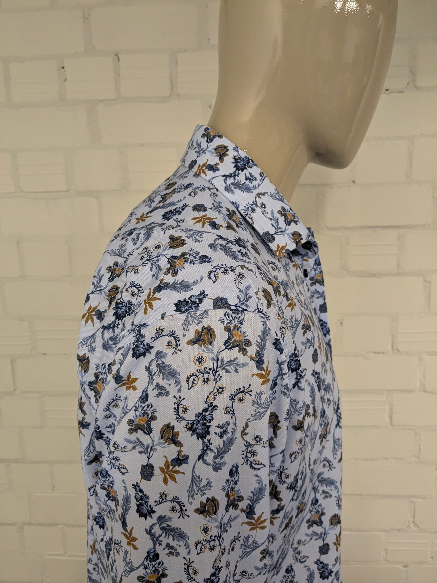 Chemise Olymp Louxor. Imprimé floral bleu marron. Taille XL. coupe moderne.