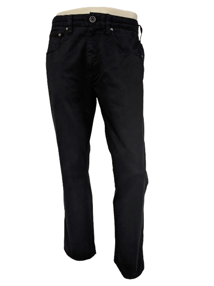 Mexx-Hosen. Schwarz gefärbt. Größe B32 - L30. (verkürzt L34). Leicht entspanntes, schmal zulaufendes Bein.