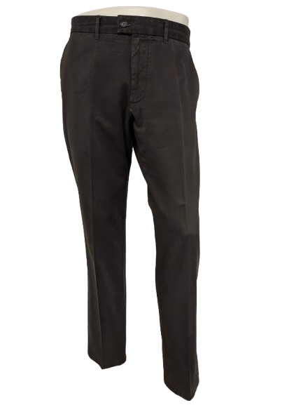 Brax Chinohose / Hose. Dunkelbraun gefärbt. Größe 52 / L.