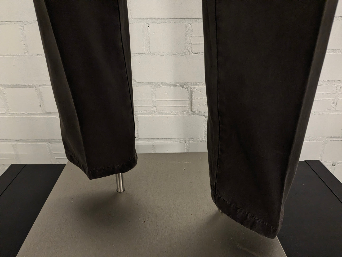 Pantalon / pantalon chino Brax. De couleur marron foncé. Taille 52/L.