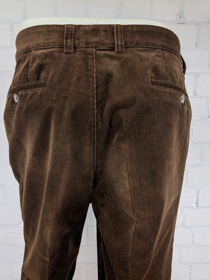 Pantalón Gardeur Rib / Pantalón Rib. De color marrón. Talla 52/L.
