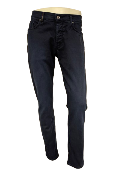 Boggi Milano Hose. Dunkelblau gefärbt. Größe B36 - L34. strecken.