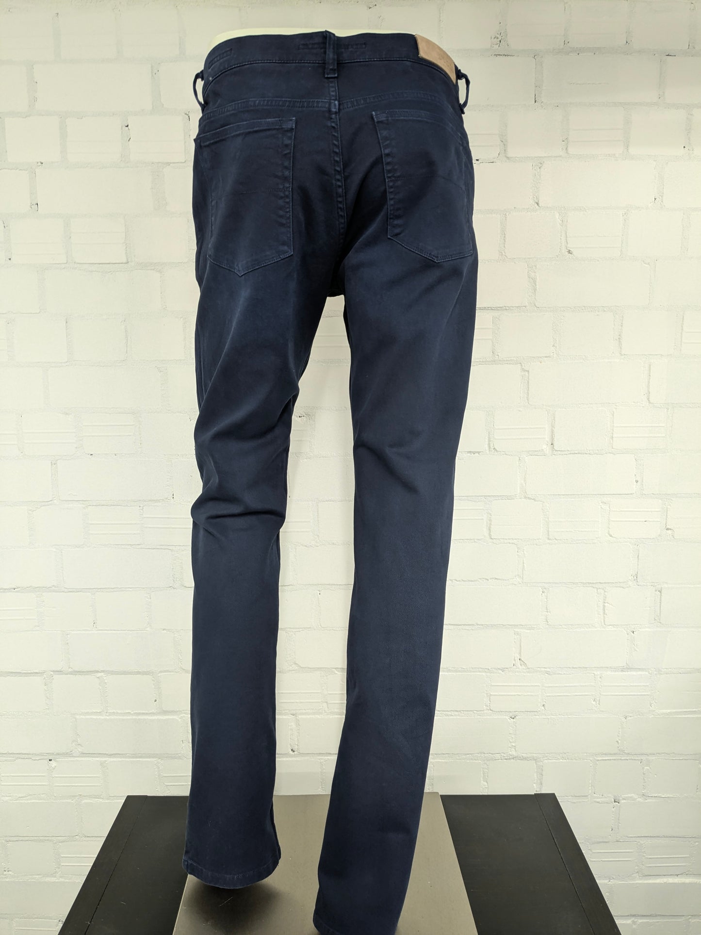Boggi Milano broek. Donker Blauw gekleurd. Maat W36 - L34. stretch.