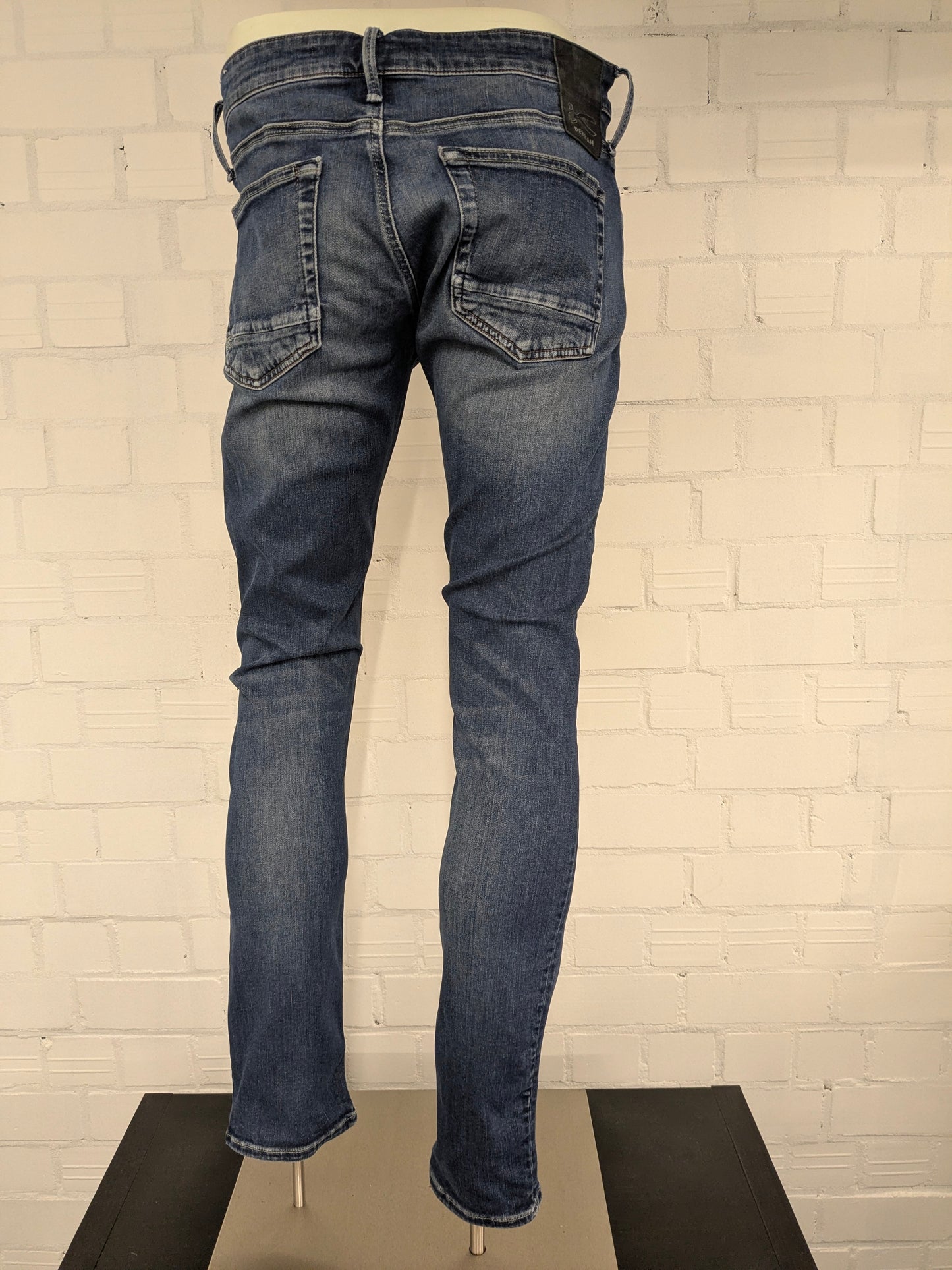 Denham jeans. Blauw gekleurd. Maat W32 - L32. Bolt Skinny fit. stretch.
