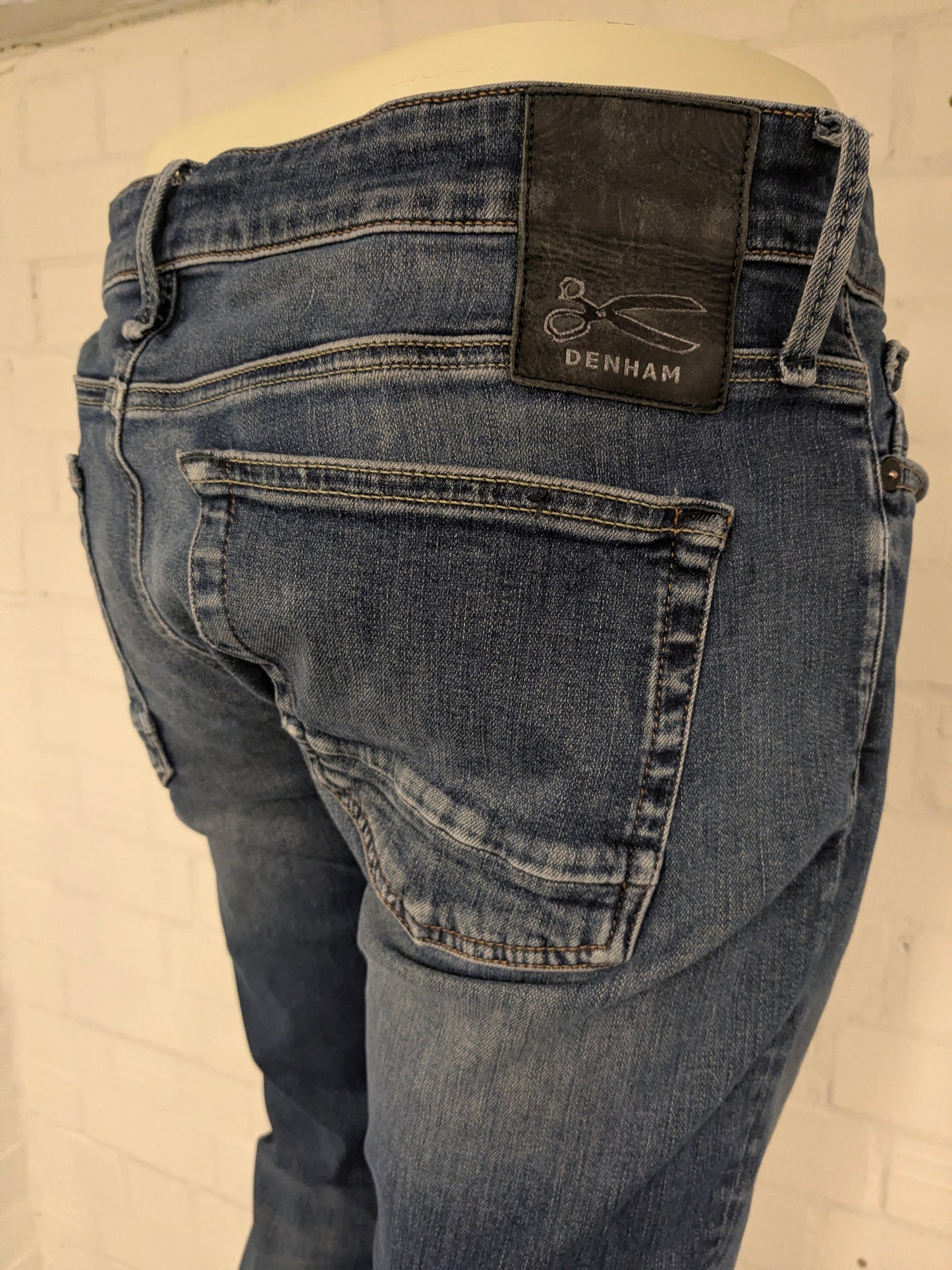 Denham jeans. Blauw gekleurd. Maat W32 - L32. Bolt Skinny fit. stretch.