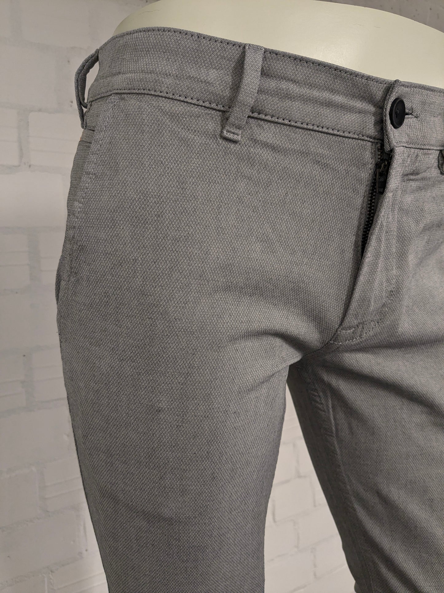 Pantalón / pantalón Boss Hugo Boss. Gris mixto. Talla 46 / S. Corte entallado. estirar.