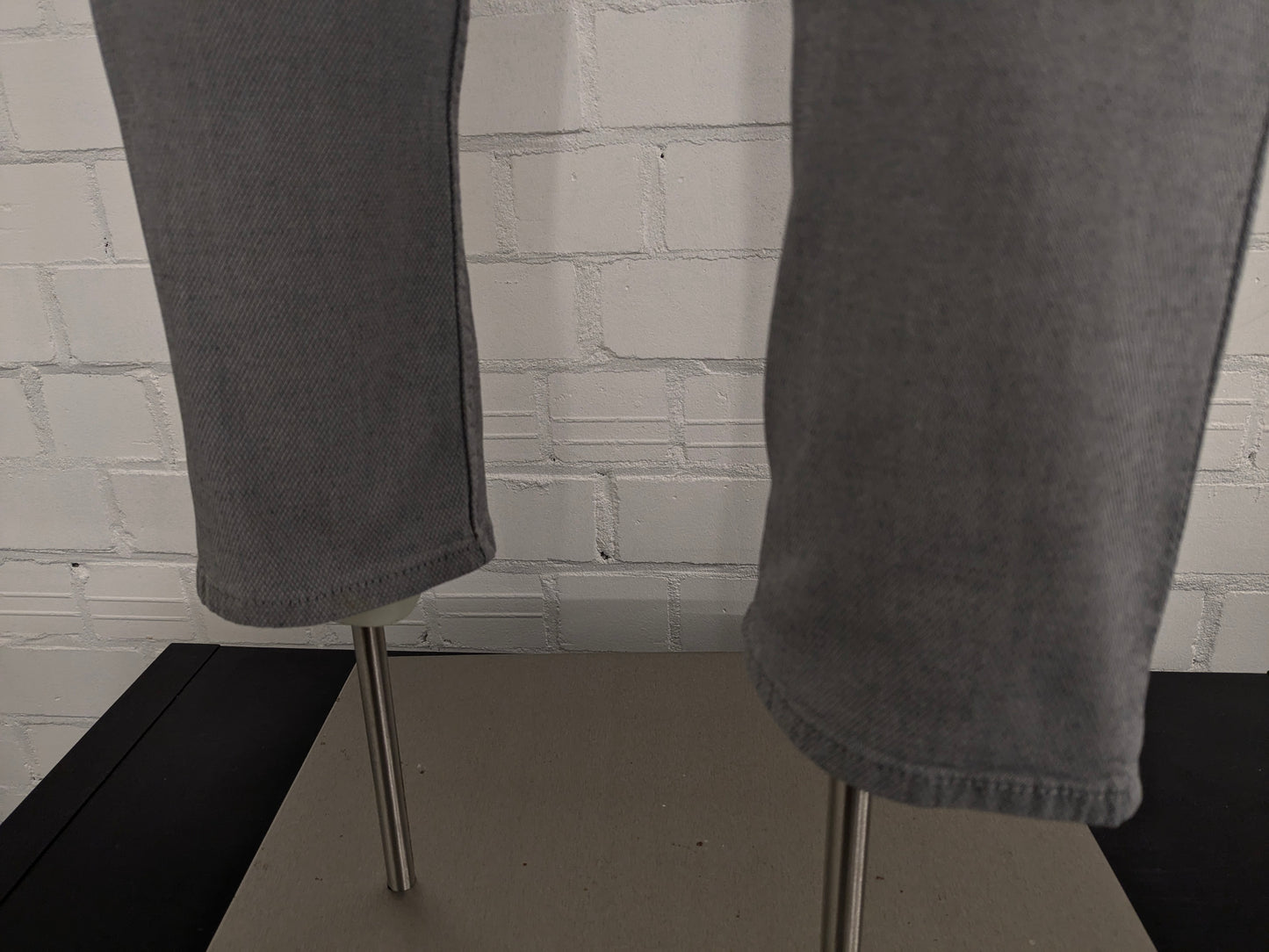 Pantalón / pantalón Boss Hugo Boss. Gris mixto. Talla 46 / S. Corte entallado. estirar.
