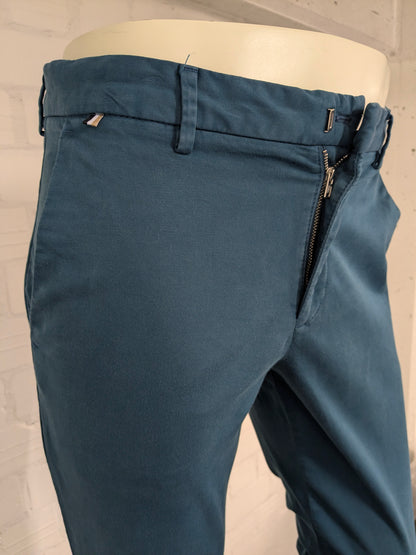 Boss Hugo Boss Hosen / Hosen. Grün gefärbt. Größe 46 / S. Typ Kaito. schlanke Passform. strecken.