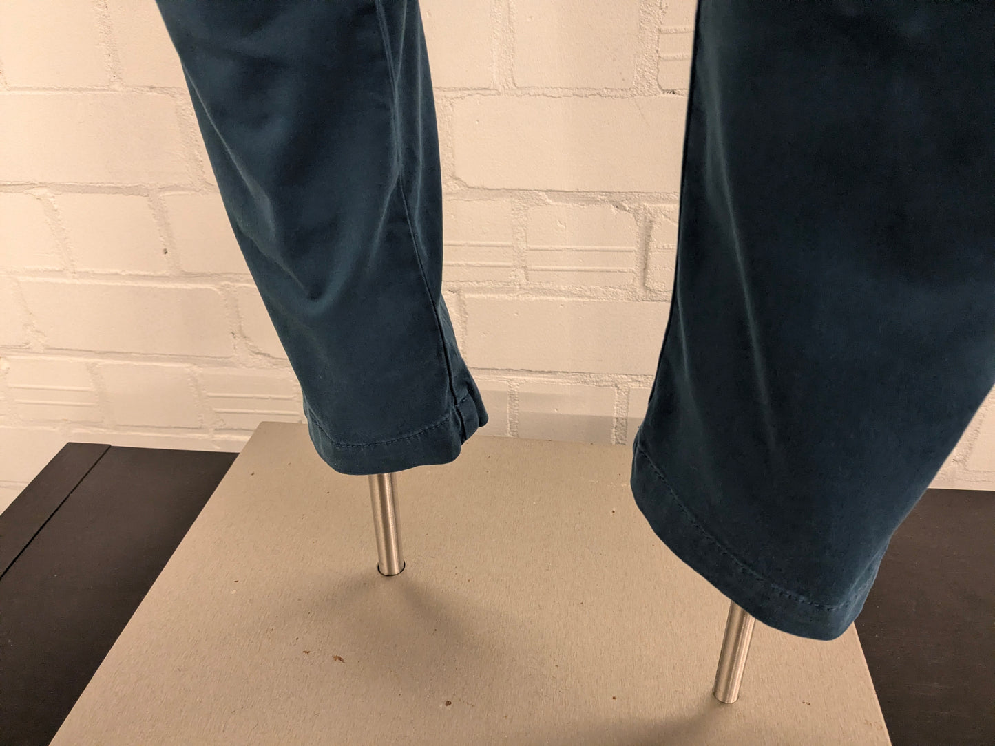 Boss Hugo Boss Hosen / Hosen. Grün gefärbt. Größe 46 / S. Typ Kaito. schlanke Passform. strecken.