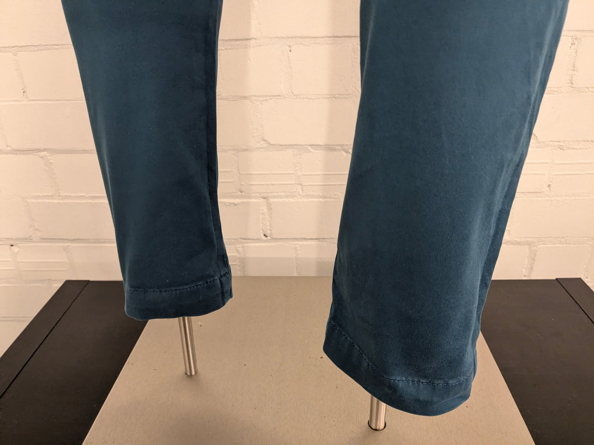 Boss Hugo Boss Hosen / Hosen. Grün gefärbt. Größe 46 / S. Typ Kaito. schlanke Passform. strecken.