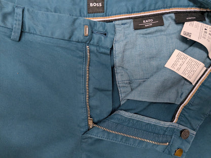 Boss Hugo Boss Hosen / Hosen. Grün gefärbt. Größe 46 / S. Typ Kaito. schlanke Passform. strecken.