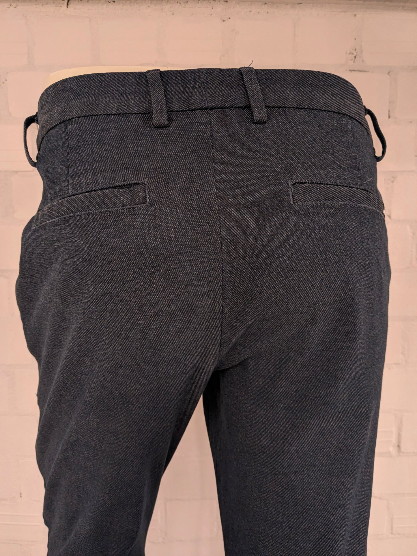 Pantalon / pantalon Boss Hugo Boss Performance. Motif mixte gris. Taille 46 / S. extensible.