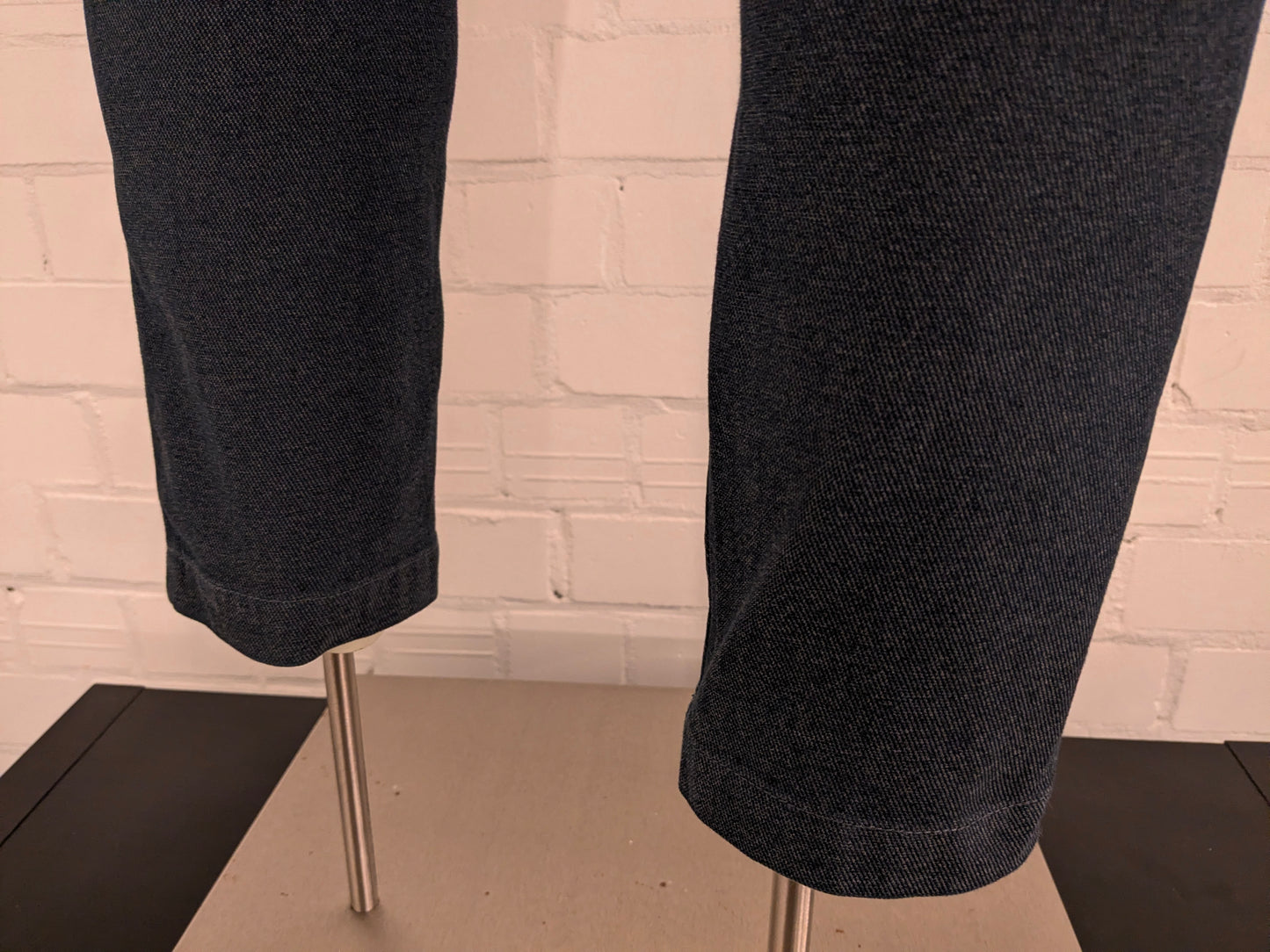 Pantalon / pantalon Boss Hugo Boss Performance. Motif mixte gris. Taille 46 / S. extensible.