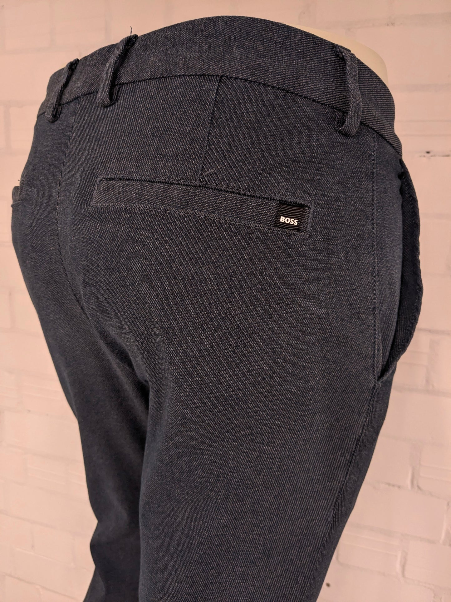 Pantalon / pantalon Boss Hugo Boss Performance. Motif mixte gris. Taille 46 / S. extensible.