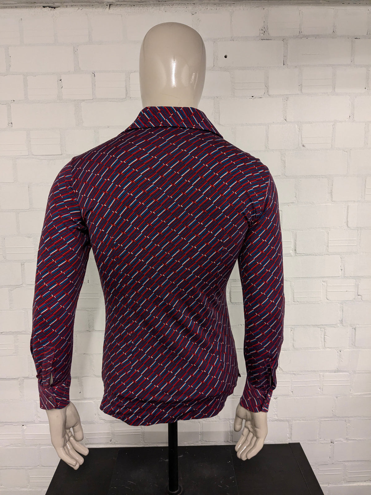 Vintage Lanvin Paris polo trui met puntkraag. Rood Paars Blauw Witte print. Maat L. slim fit. stretch.