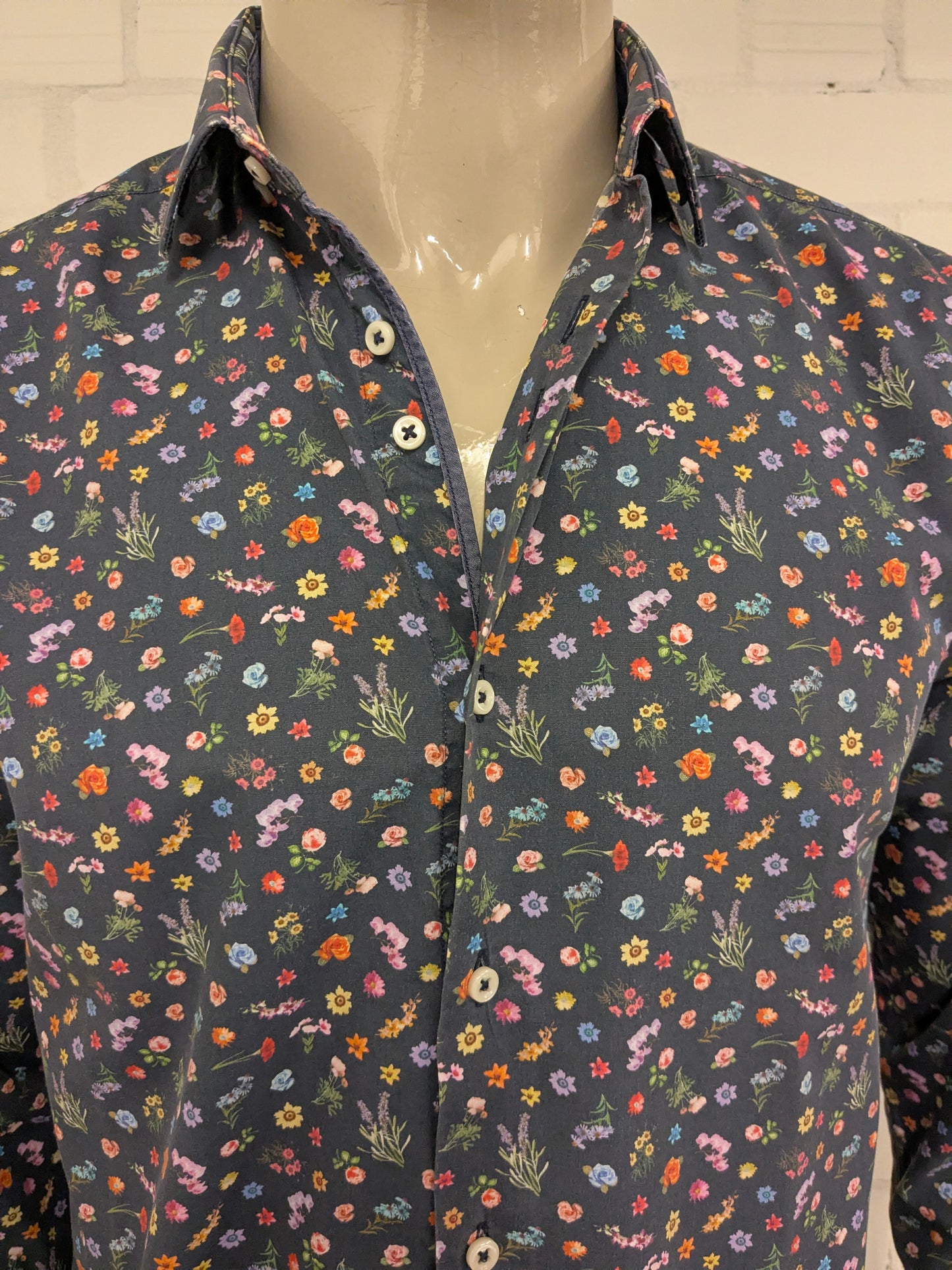 Stanley & Morgan overhemd. Gekleurde bloemen print. Maat M.