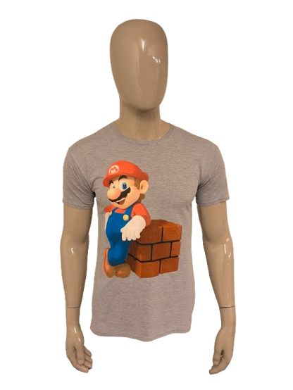 Super Mario shirt. Grijs met opdruk. Maat M.