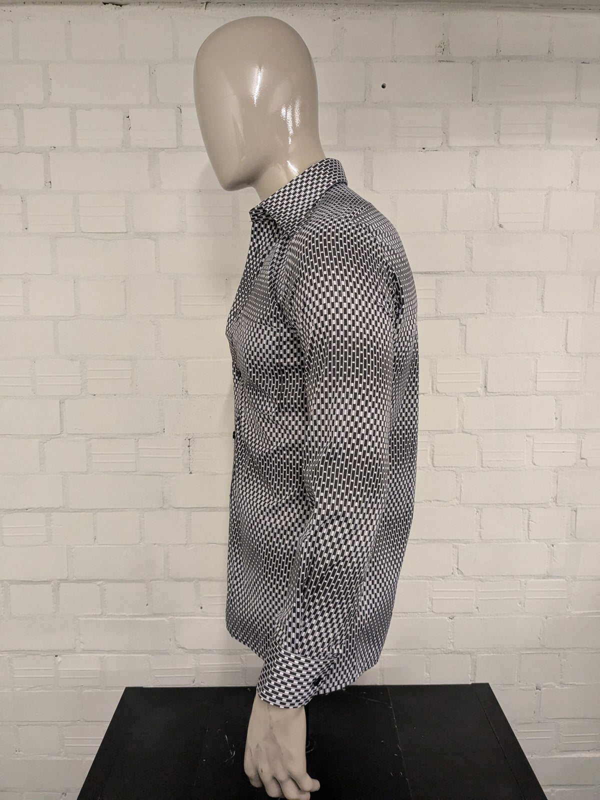 Vintage 70'sRauterberg overhemd met puntkraag. Zwart Witte print. Maat M.