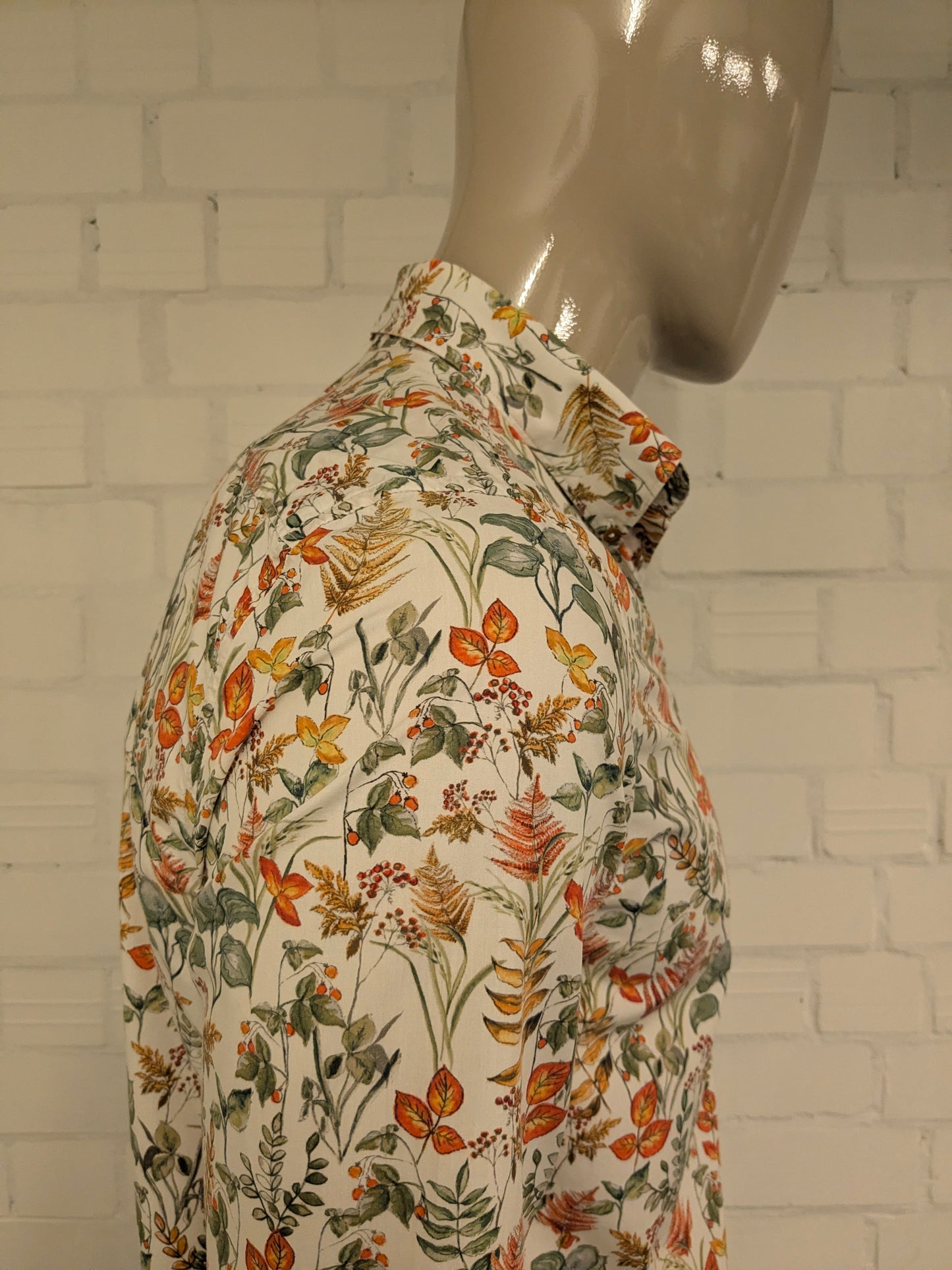 Ben Sherman overhemd. Beige Groen Oranje Rode bloemen print. Maat M.