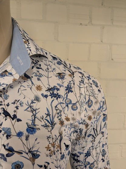 River Woods overhemd. Blauw Bruin Witte bloemen print. Maat S. slim fit.
