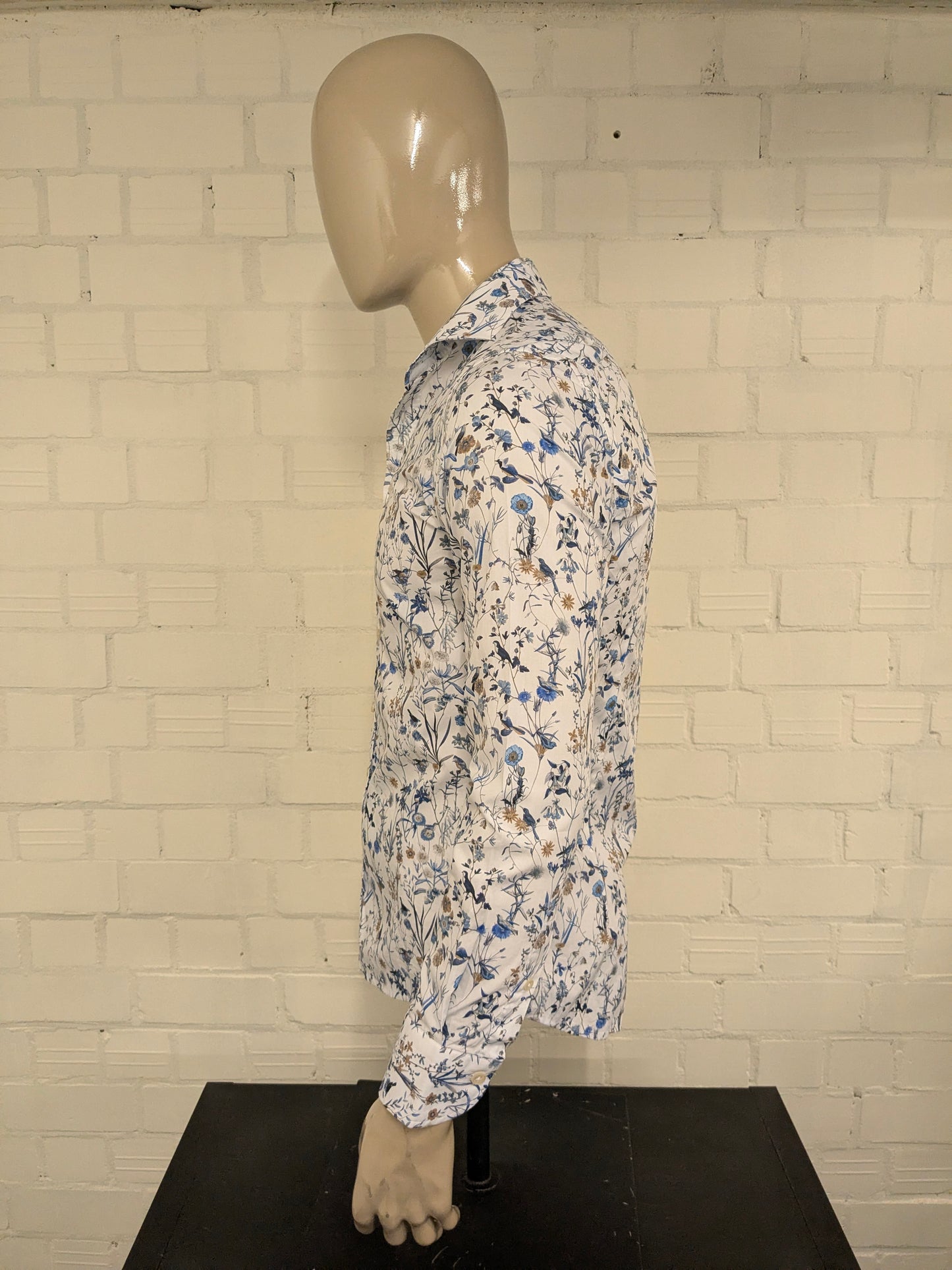 River Woods overhemd. Blauw Bruin Witte bloemen print. Maat S. slim fit.