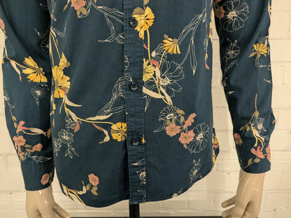 Anerkjendt overhemd. Donker Blauw met Roze Geel Bruine Bloemen print. Maat M.