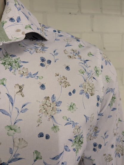 Upper East overhemd. Wit Beige Blauw Groene Bloemen print. Maat L. slim fit.