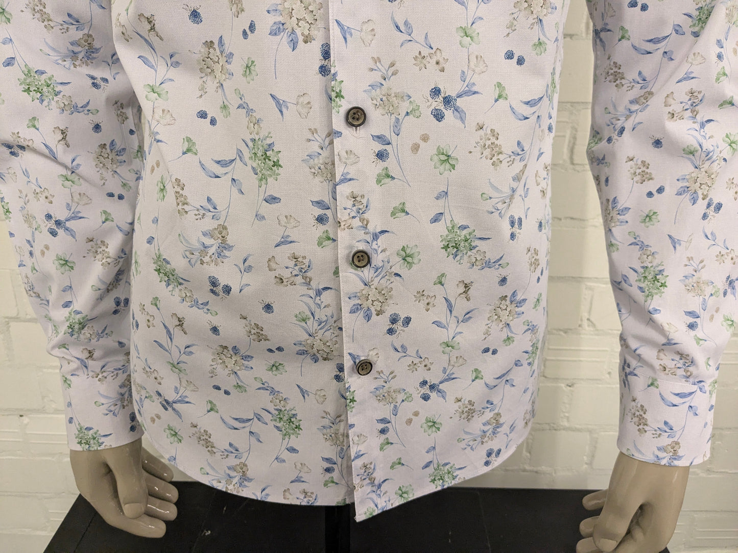 Upper East overhemd. Wit Beige Blauw Groene Bloemen print. Maat L. slim fit.