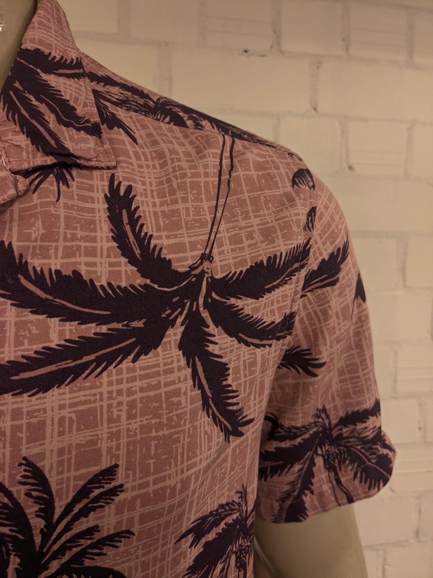 George Hawaii overhemd korte mouw. Paars Roze palmboom print. Maat L.