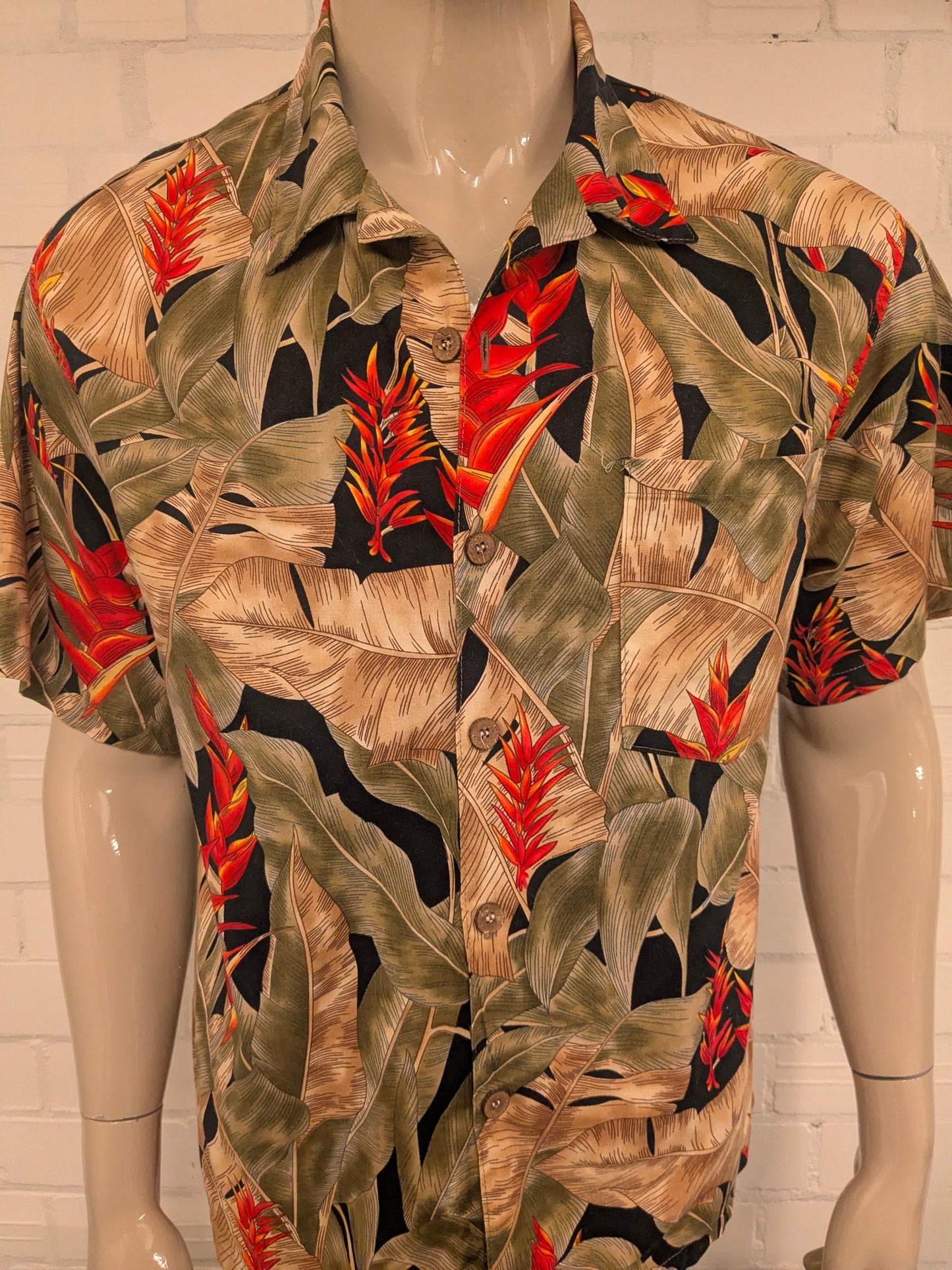 Toucan Dance Hawaii overhemd korte mouw. Groen Rood gele print. Maat L.