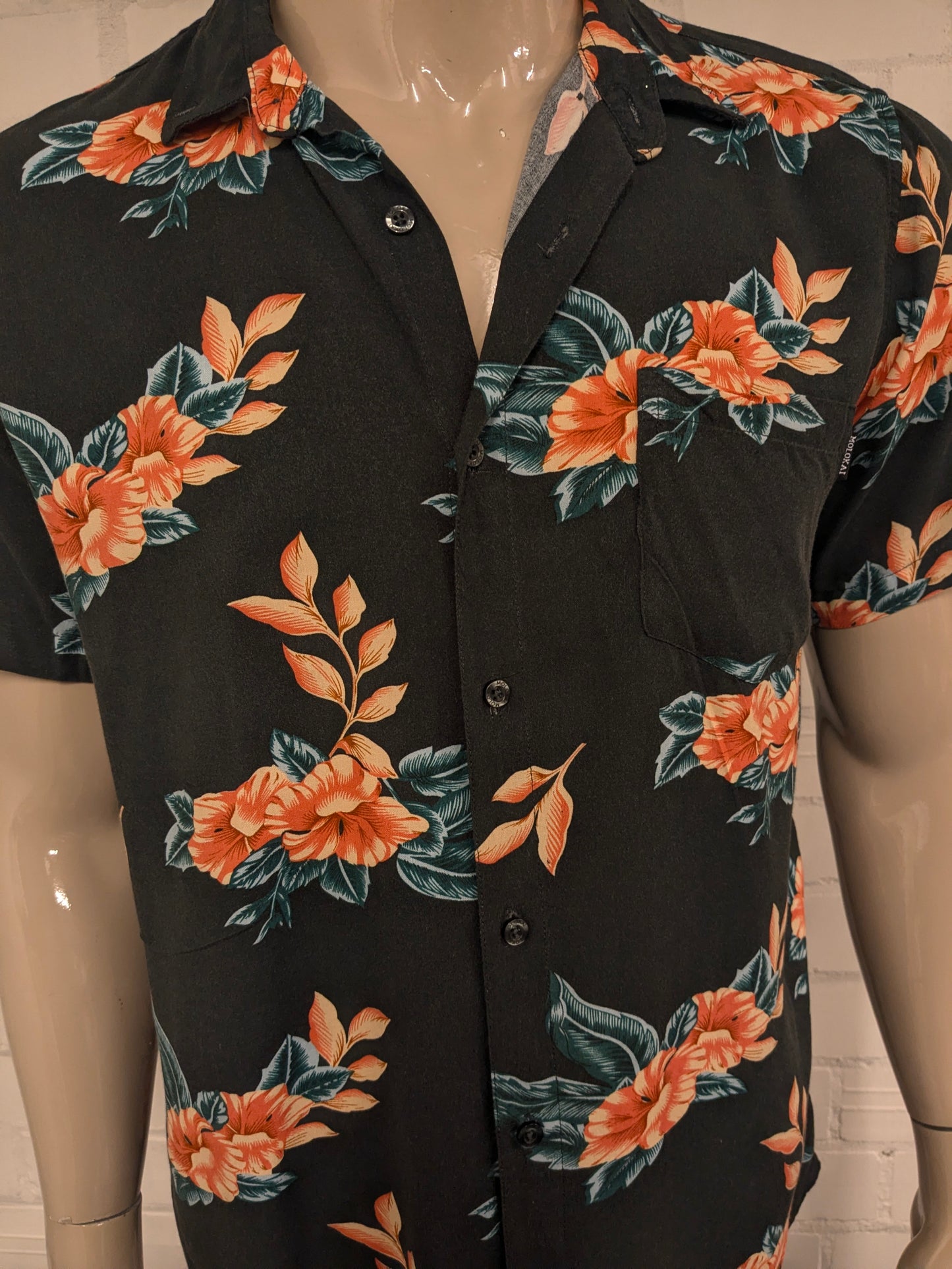 Molokai Surf co Hawaii overhemd korte mouw. Zwart Geel Oranje Groene print. Maat L.