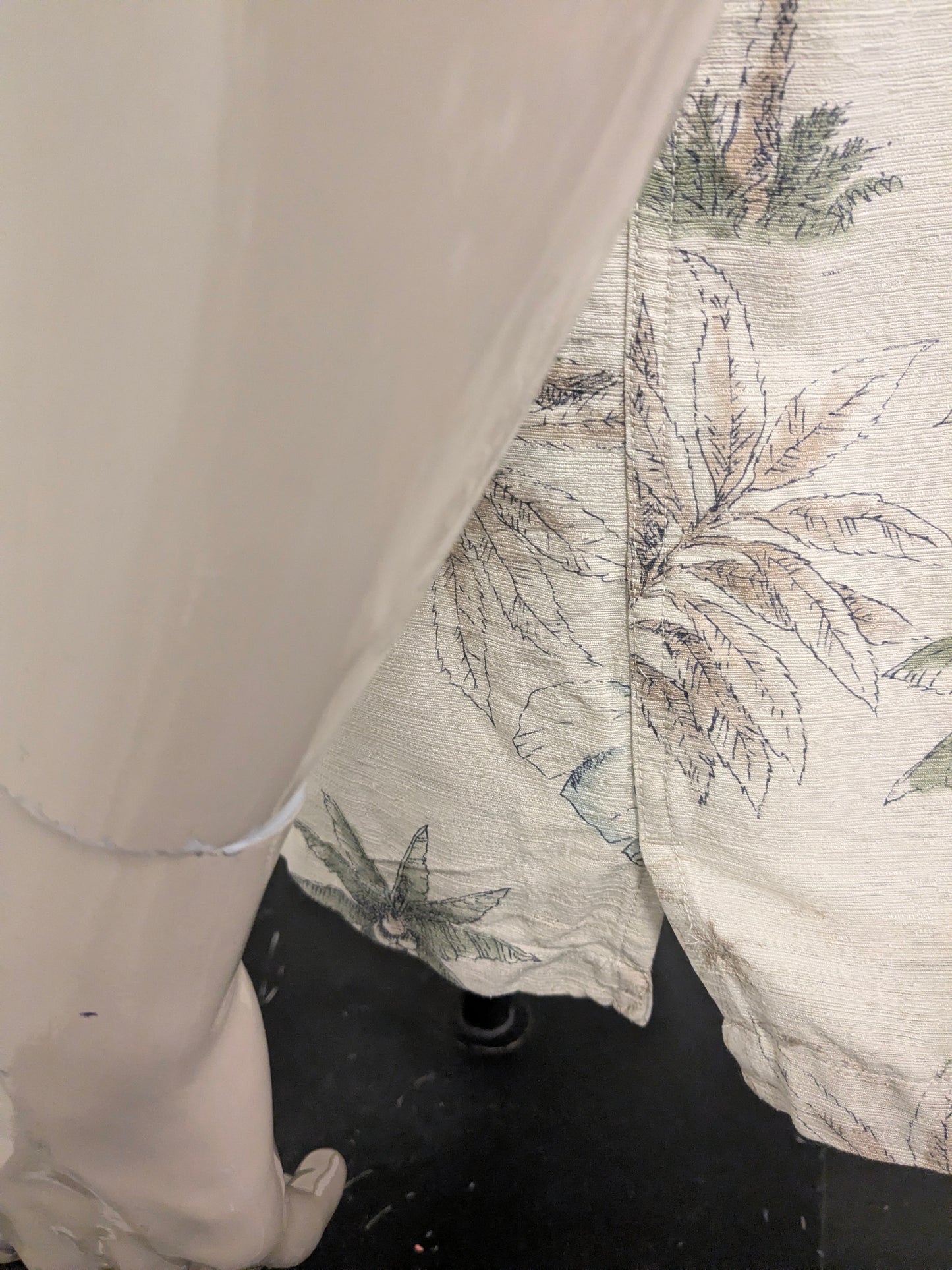 Batik Bay Zijden Hawaii overhemd korte mouw. Beige Groen Blauwe print. Maat XL.