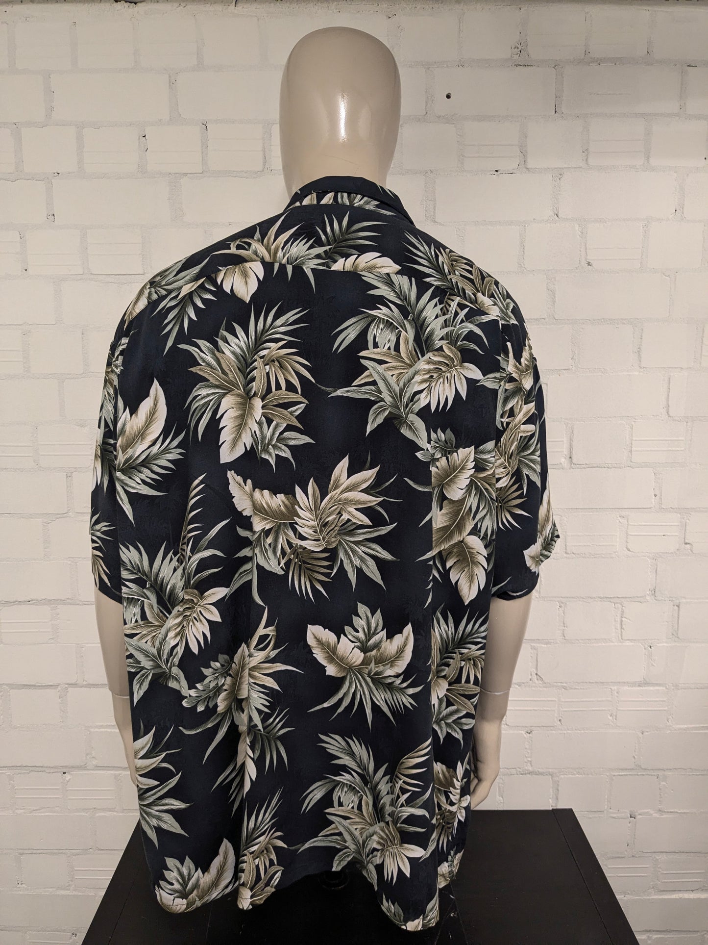 Pierre Cardin Hawaii overhemd korte mouw. Zwart Groen blad motief. Maat 4XL / XXXXL.