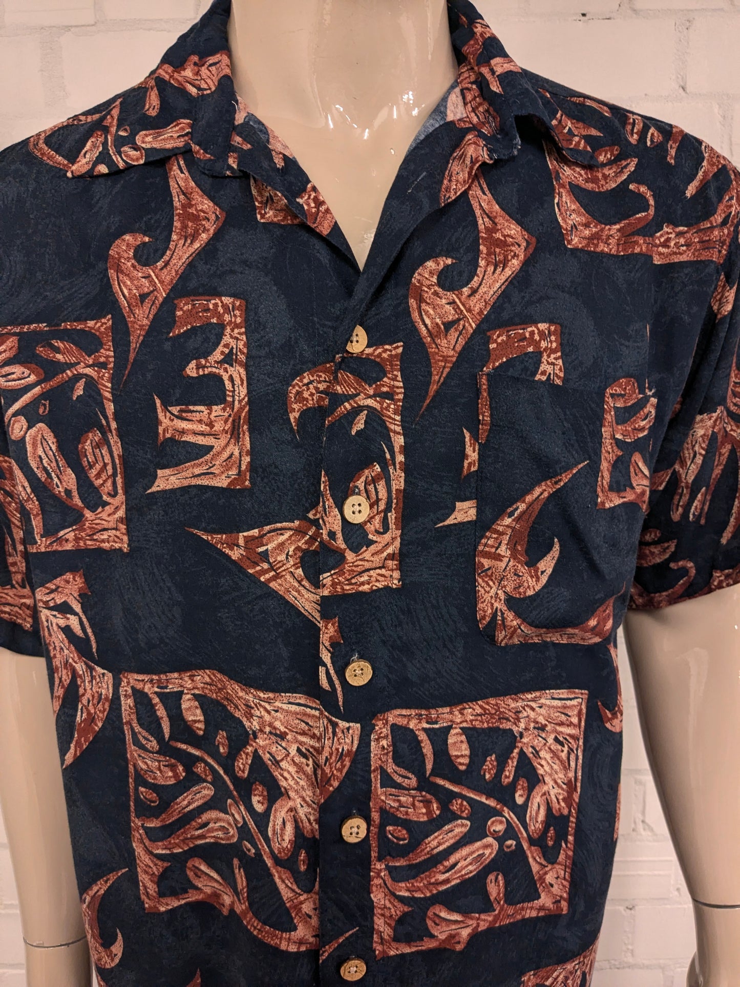 M.E.. Sport Hawaii overhemd korte mouw. Zwart Bruine print. Maat XL.