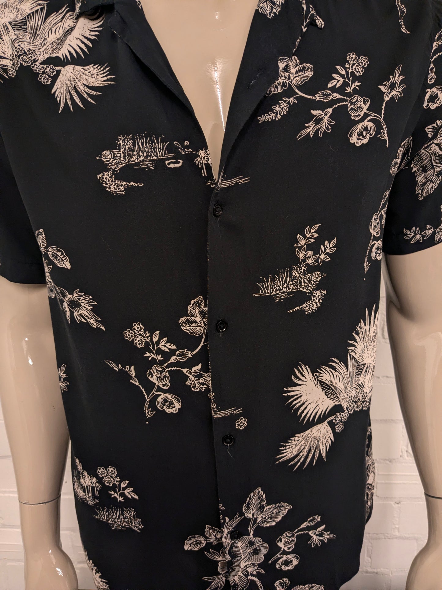 Denim & Flower Ricky Singh overhemd korte mouw. Zwart Beige Bloemen print. Maat L.