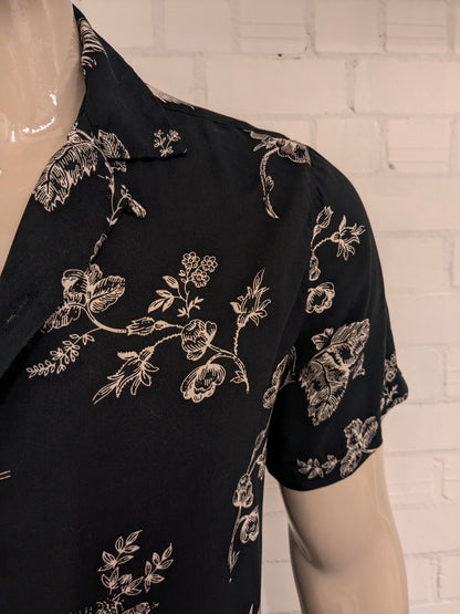 Denim & Flower Ricky Singh overhemd korte mouw. Zwart Beige Bloemen print. Maat L.