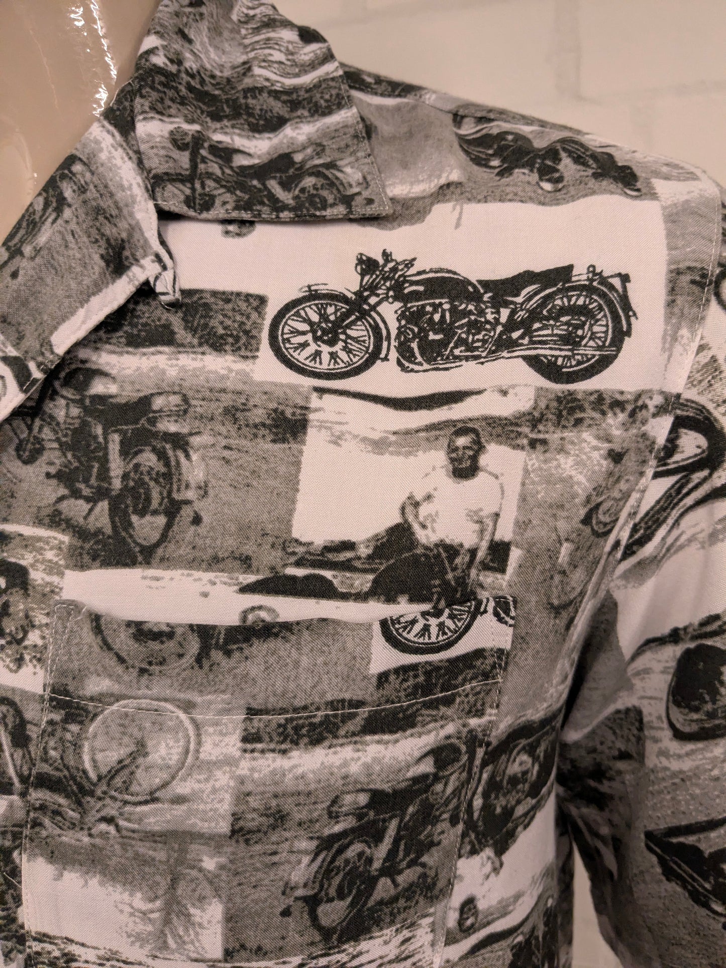 Vintage Puritan overhemd korte mouw. Zwart Witte Motor print. Maat XL.