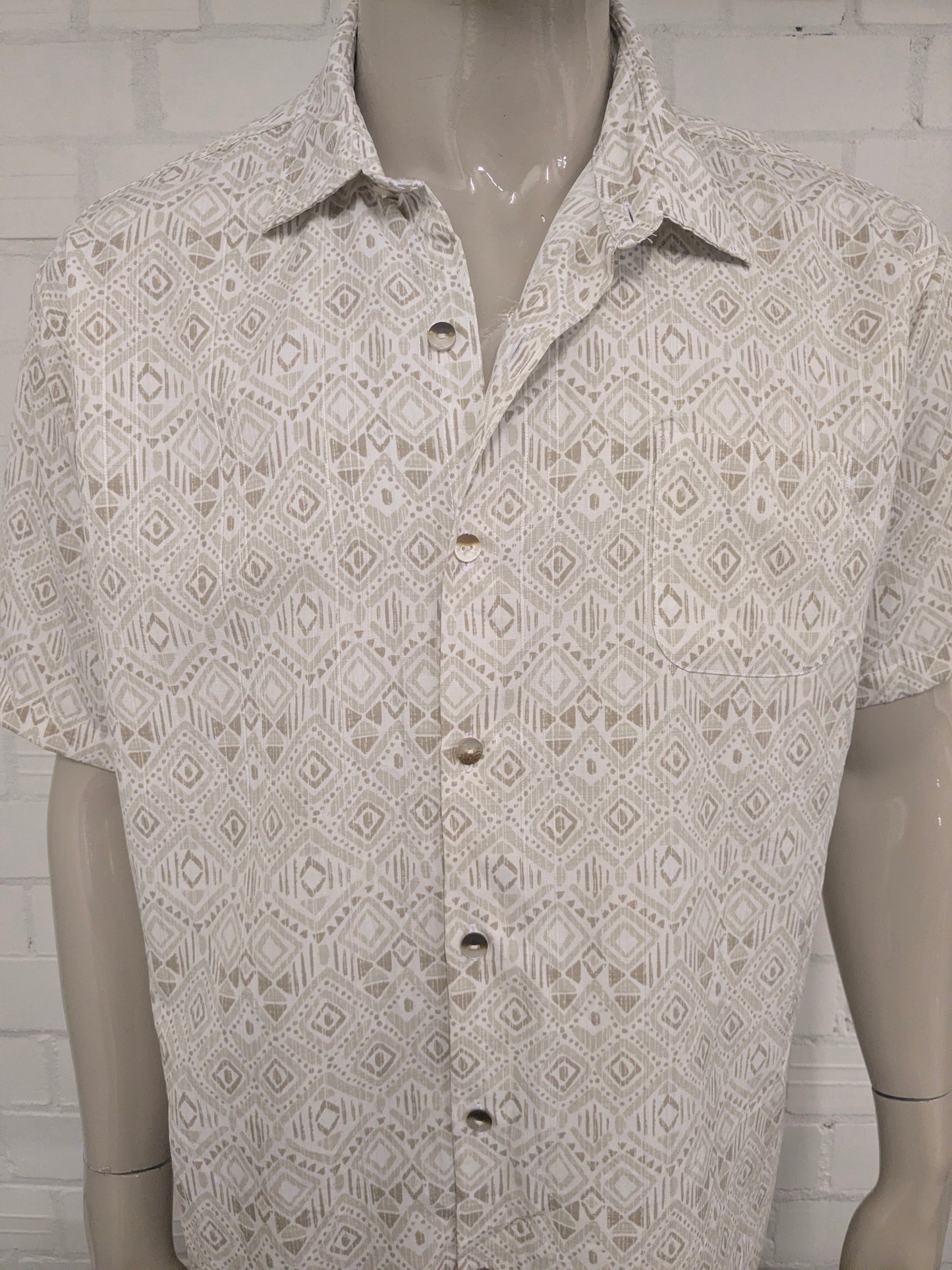 Van Heusen overhemd korte mouw. Beige Kaki Witte print. Maat 2XL / XXL.
