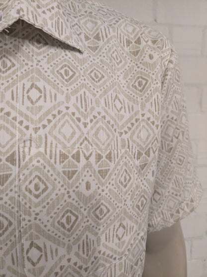Van Heusen overhemd korte mouw. Beige Kaki Witte print. Maat 2XL / XXL.