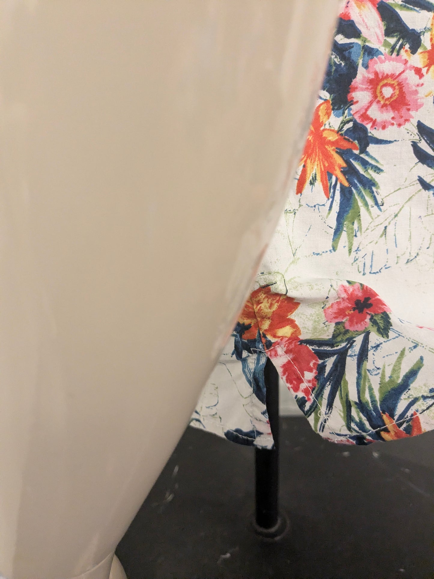 Goodfellow & Co overhemd korte mouw. Gekleurde Bloemen print. Maat M. slim.