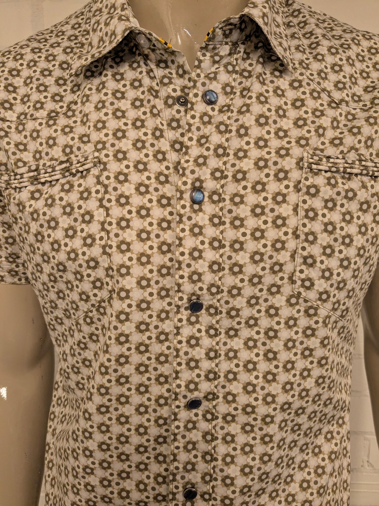 Pepe jeans overhemd korte mouw met drukknopen. Groen Grijze Bloemen print. Maat L.