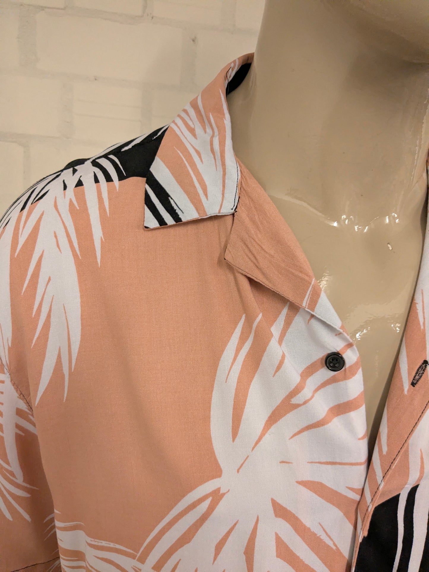 No Boundries Hawaii overhemd korte mouw. Zwart Wit Roze print. Maat XL.