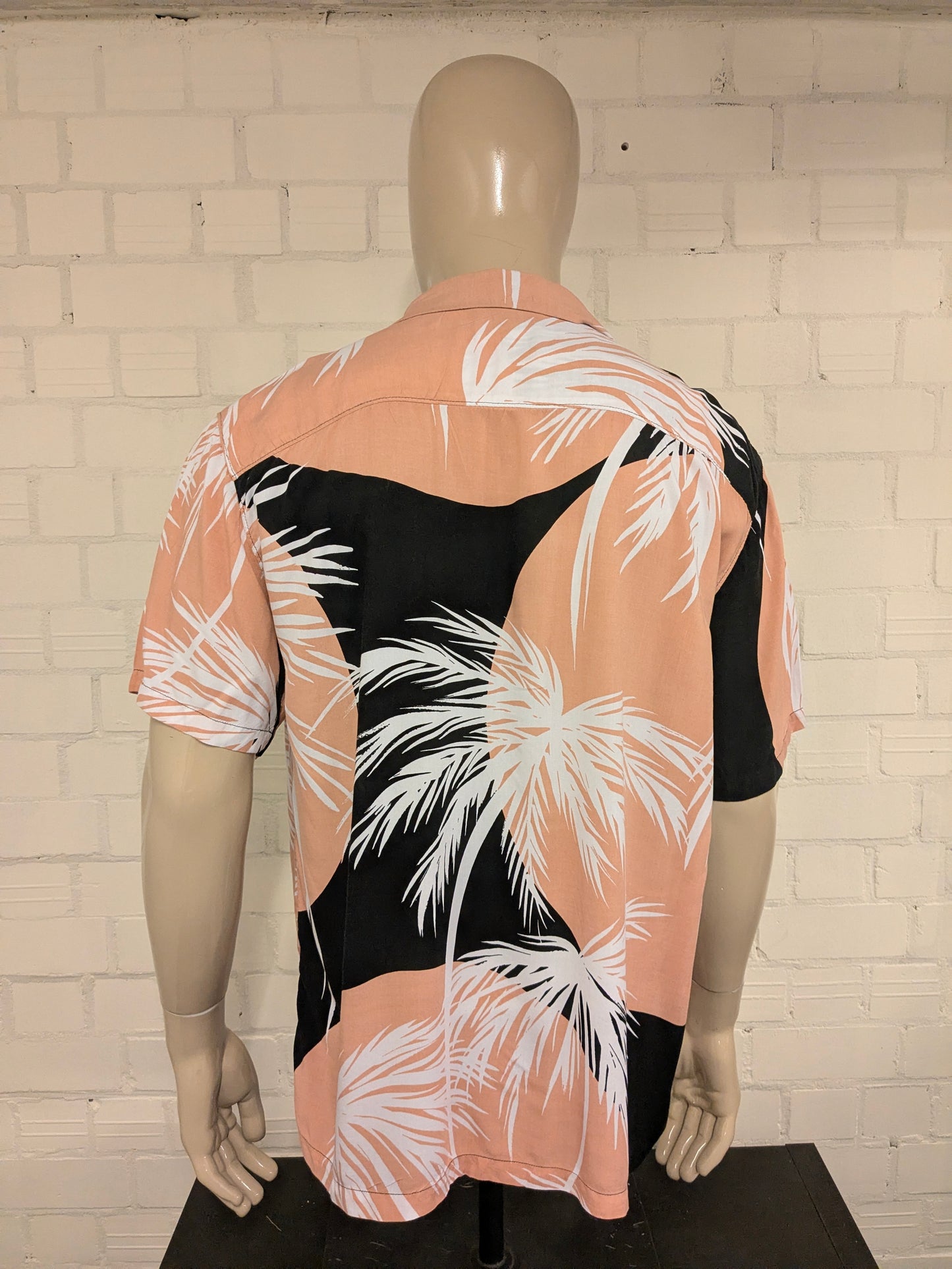 No Boundries Hawaii overhemd korte mouw. Zwart Wit Roze print. Maat XL.