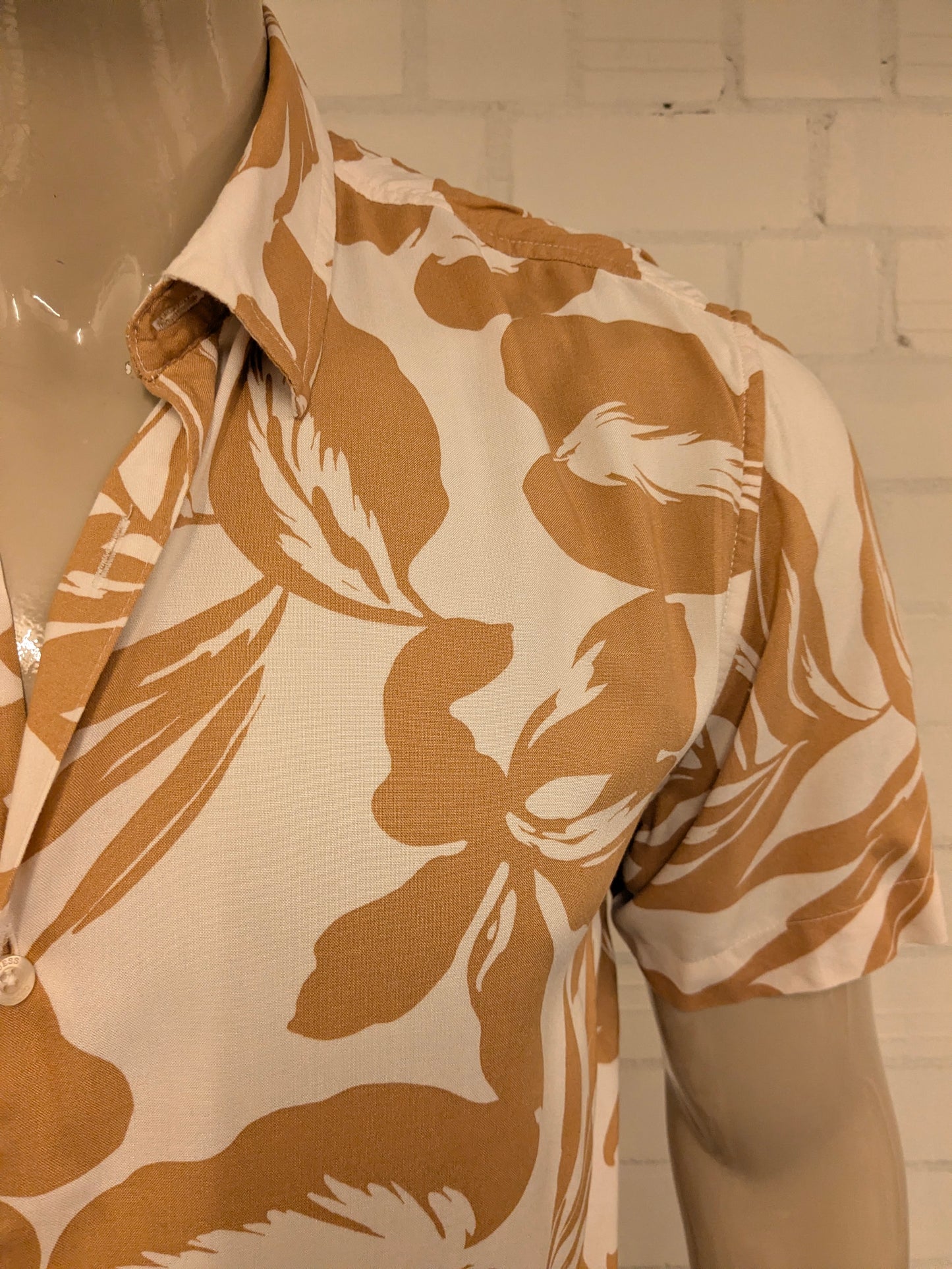 Guess overhemd korte mouw. Bruin Beige print. Maat L. slim fit.