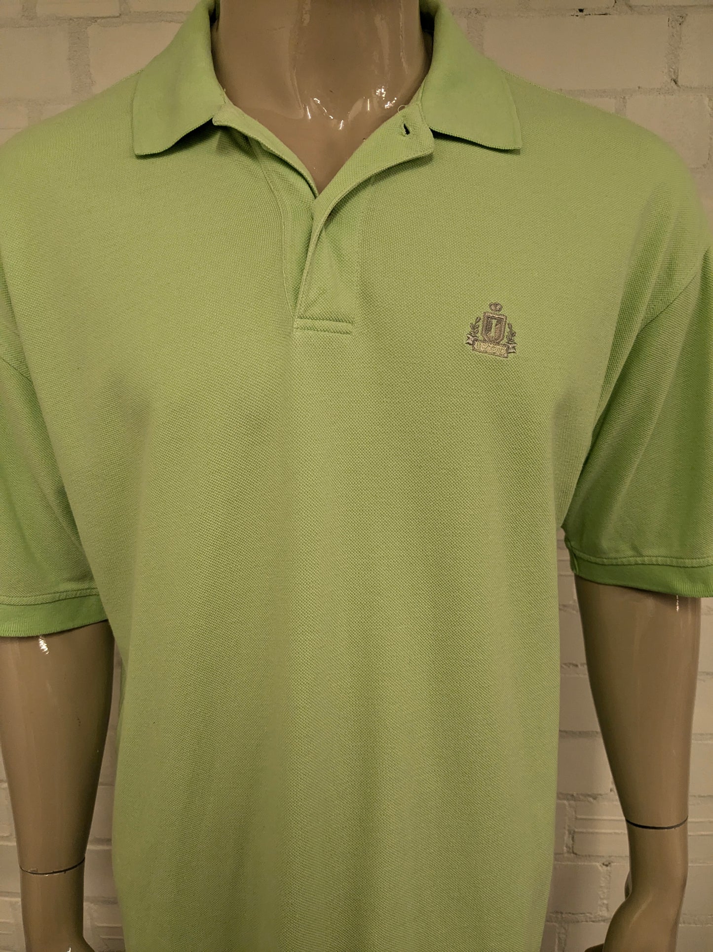 Izod polo. Groen gekleurd. Maat XL