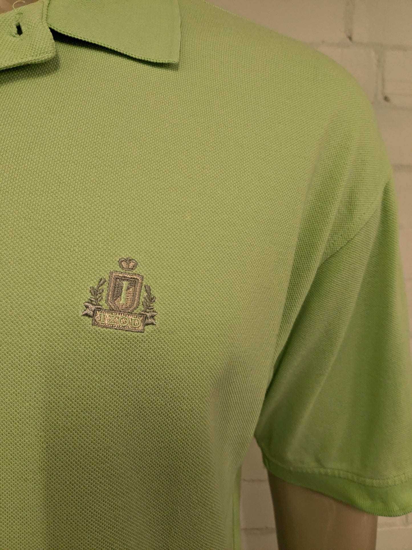 Izod polo. Groen gekleurd. Maat XL