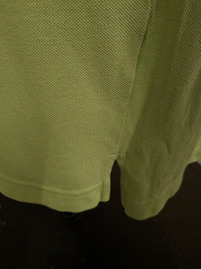 Izod polo. Groen gekleurd. Maat XL