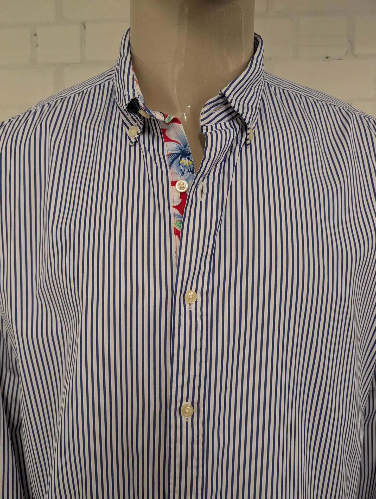 Tommy Hilfiger overhemd. Blauw Wit gestreept. Maat 2XL / XXL.