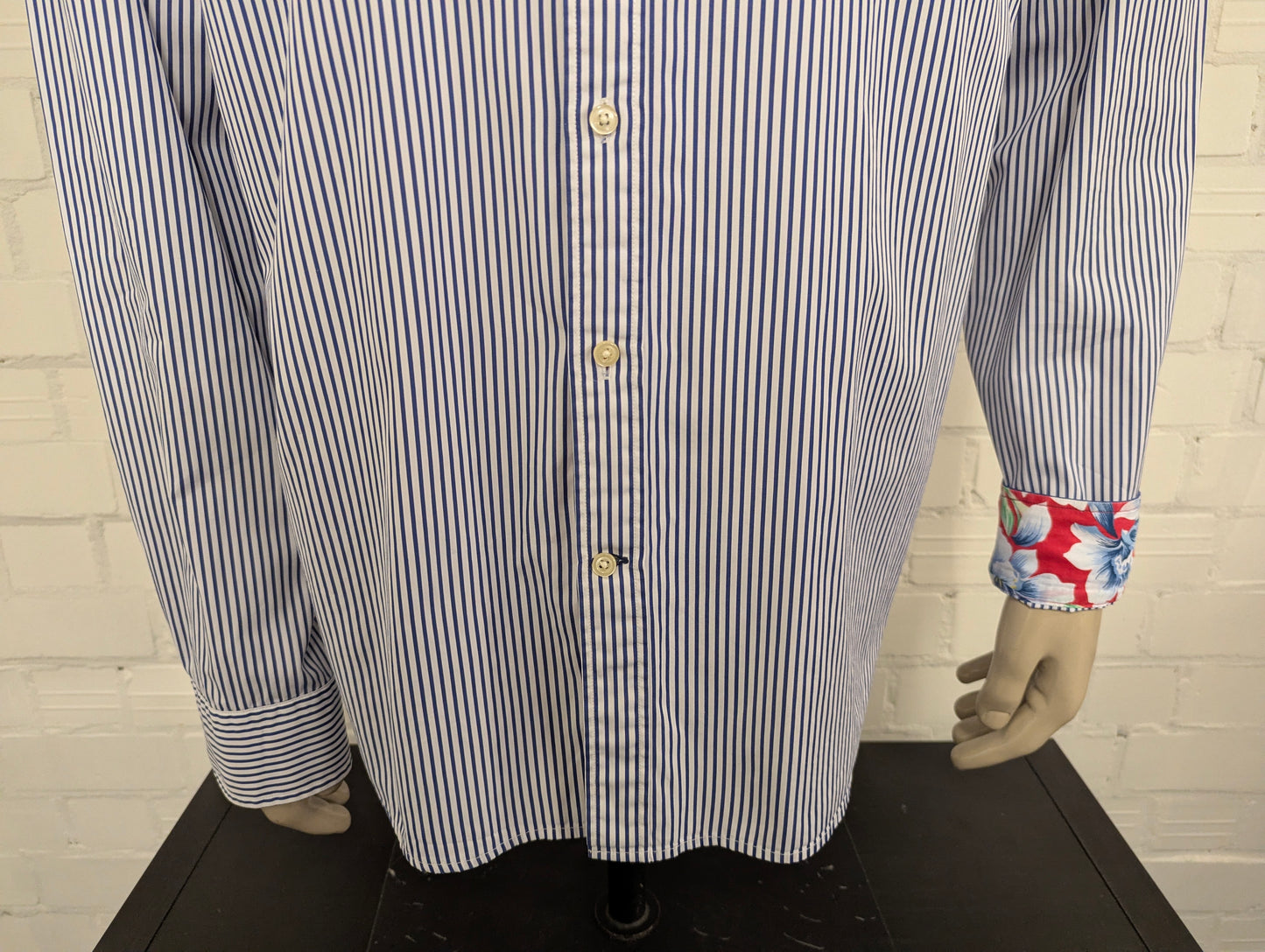 Tommy Hilfiger overhemd. Blauw Wit gestreept. Maat 2XL / XXL.